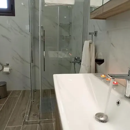 Aretousa - Center Luxury 1 *