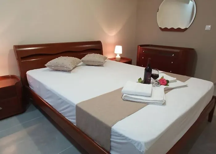 Aretousa - Center Luxury 1 Néa Péramos